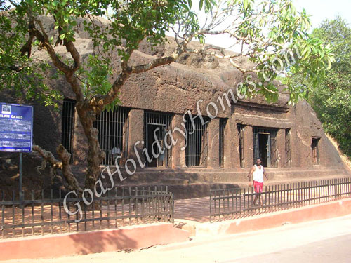 Arvalem Caves in Goa